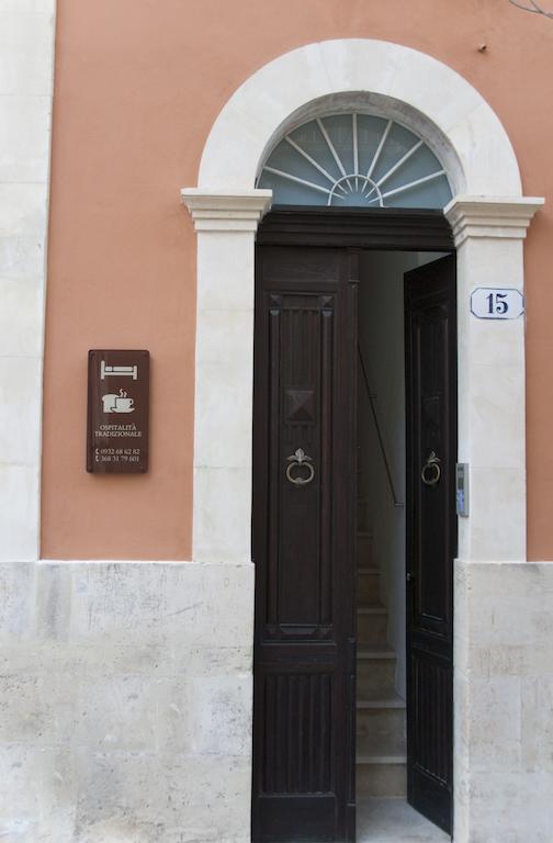 Le Stanze Del Sole Bed and Breakfast Ragusa Buitenkant foto