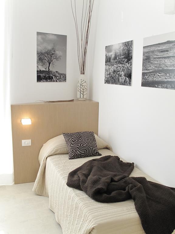 Le Stanze Del Sole Bed and Breakfast Ragusa Kamer foto
